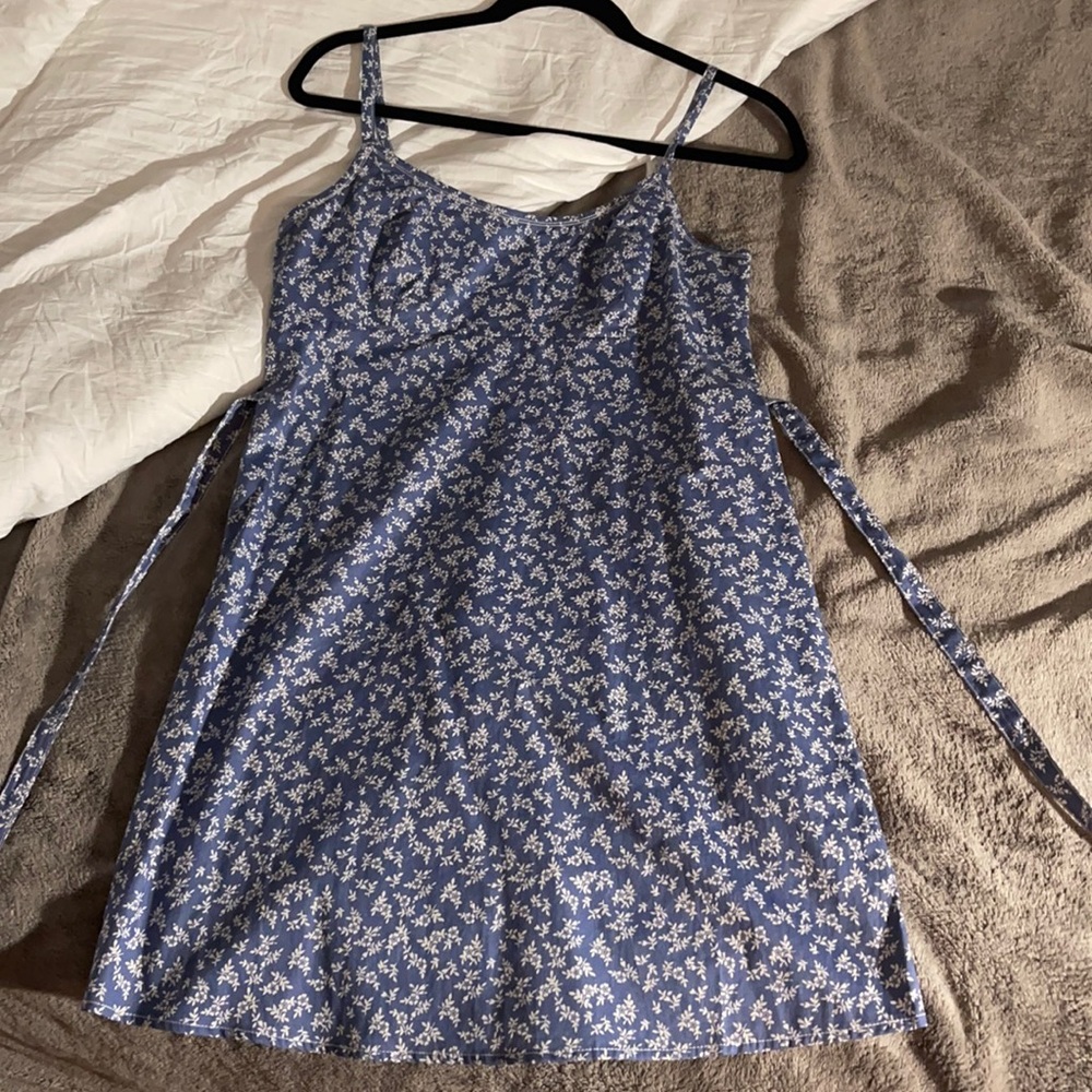 PacSun blue floral tie dress
